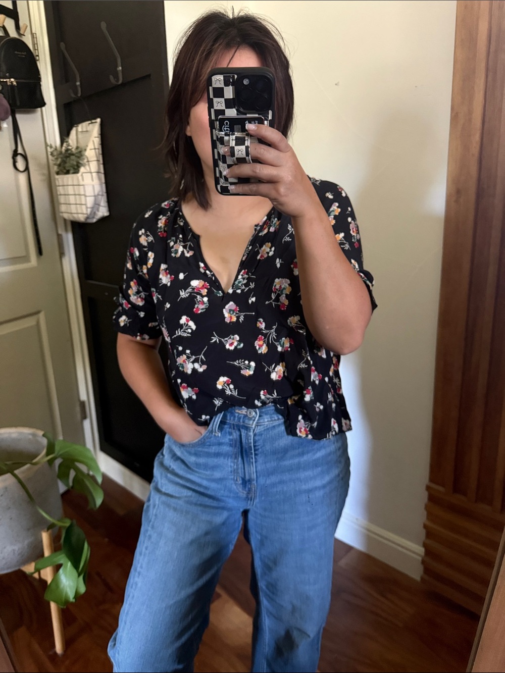 Madewell 100% Silk Notched Ruffle Cuff Top in Carnation Toss. S